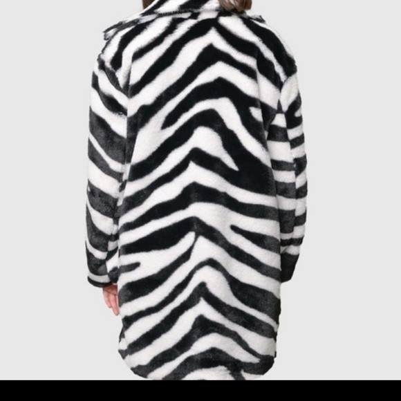 Plus size Faux coat - Picture 2 of 4